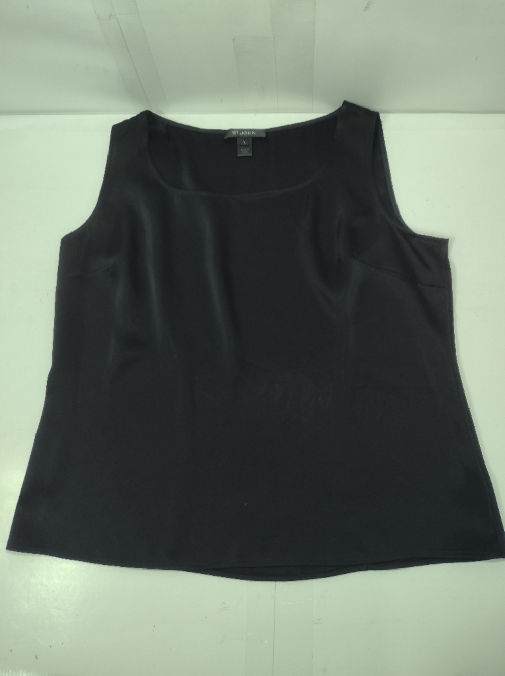 St. John Black Satin Scoop Neck Tank - Picture 5 of 8